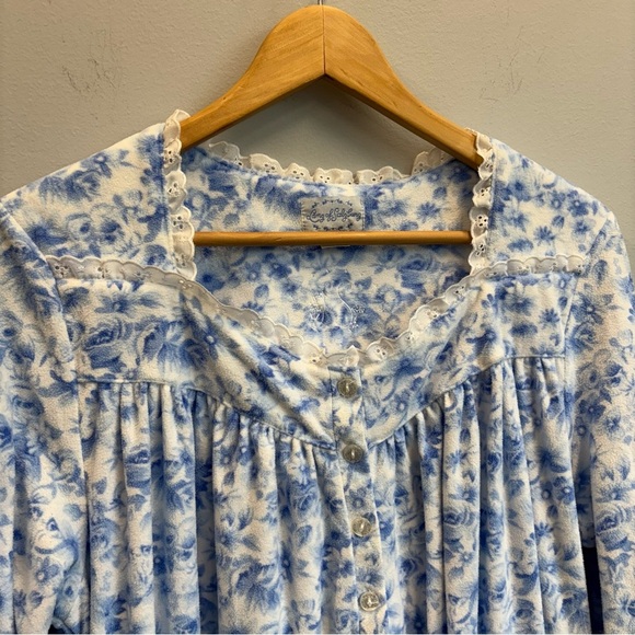 Lanz of Salzburg Medium Nightgown Fleece Blue White Floral Long Sleeve - Picture 4 of 10
